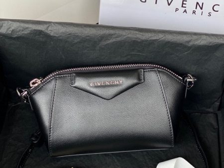 Envy Hold - Givenchy Bags - 397 For Sale