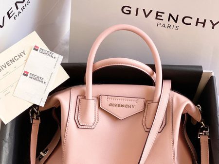 Envy Hold - Givenchy Bags - 409 For Sale