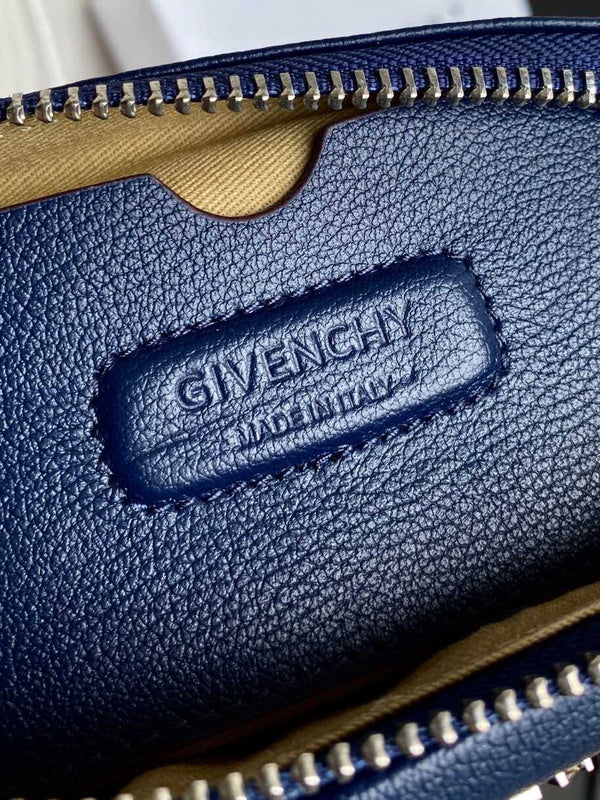 Envy Hold - Givenchy Bags - 395 Online