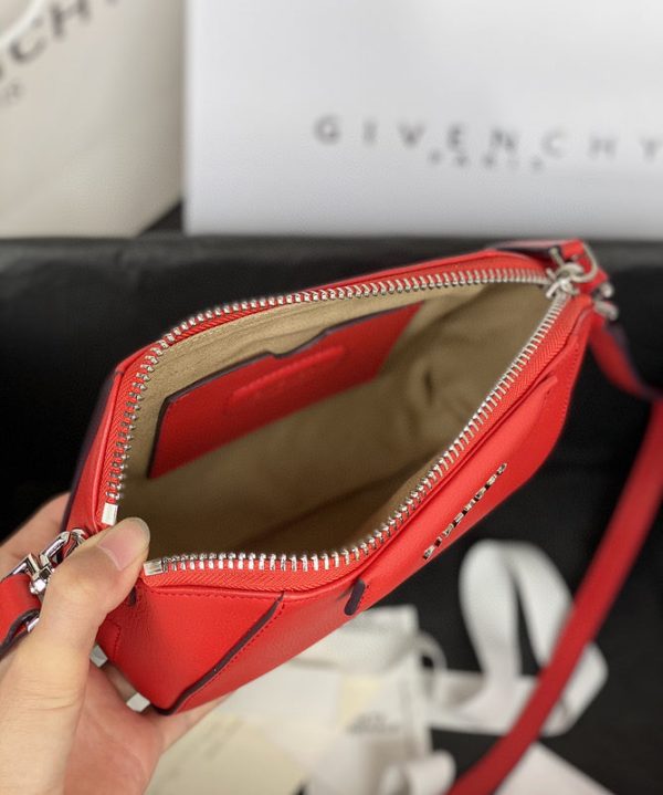 Envy Hold - Givenchy Bags - 394 Fashion