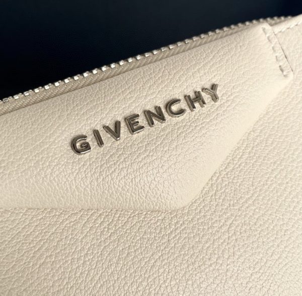 Envy Hold - Givenchy Bags - 401 on Sale