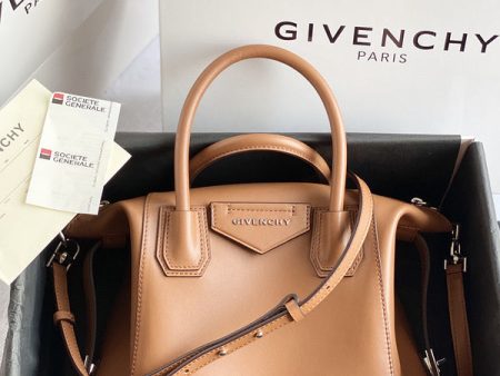 Envy Hold - Givenchy Bags - 411 Cheap