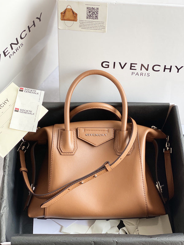 Envy Hold - Givenchy Bags - 411 Cheap