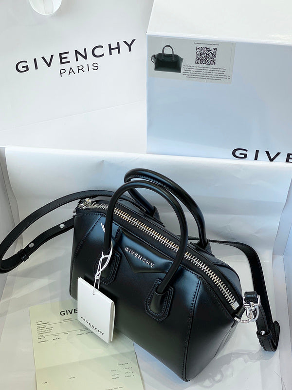 Envy Hold - Givenchy Bags - 392 Online Sale