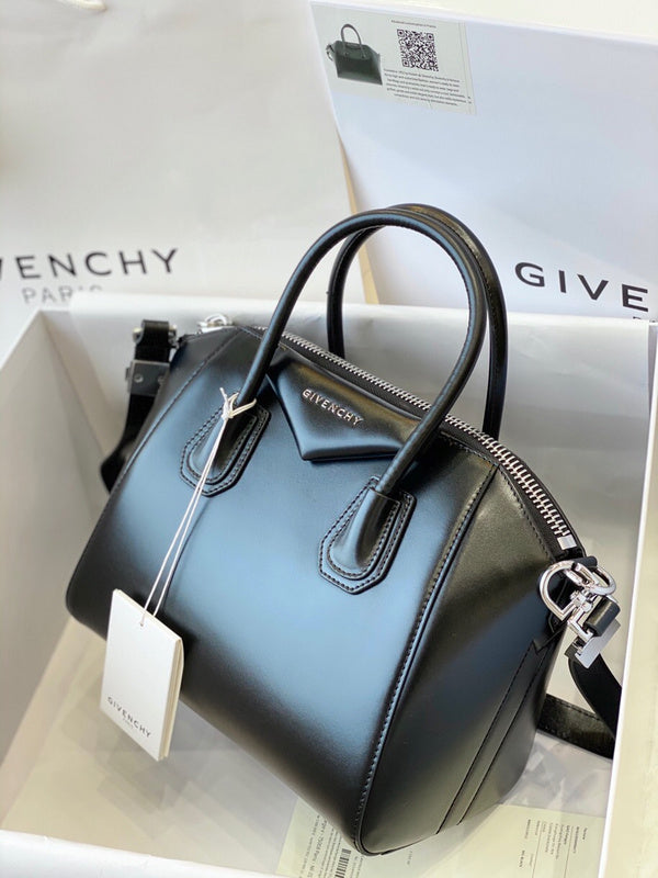 Envy Hold - Givenchy Bags - 392 Online Sale