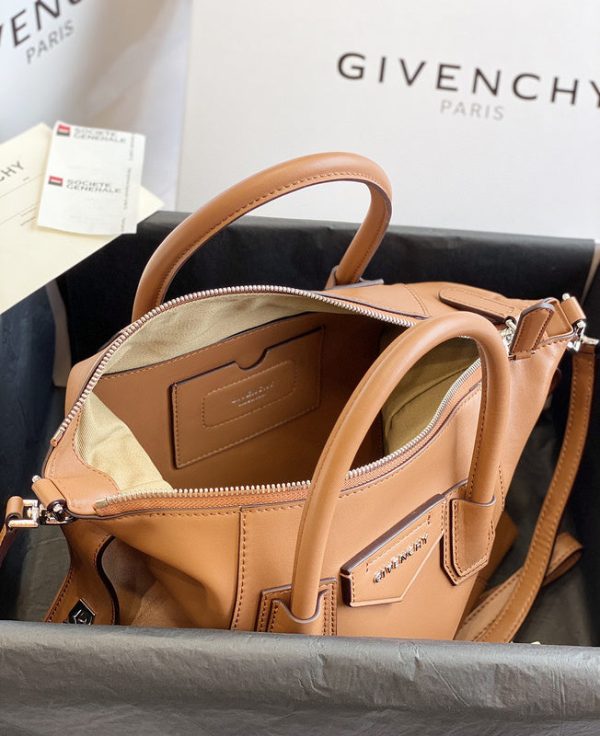 Envy Hold - Givenchy Bags - 411 Cheap